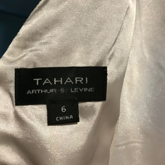 Tahari Sleeveless Embroidered Peach Dress, NWT - Picture 5 of 6